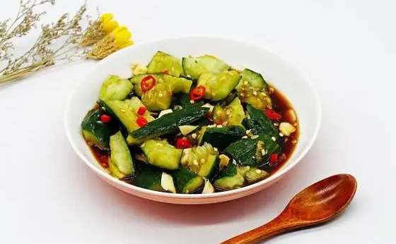 凉拌黄瓜怎么做又脆又好吃(凉拌黄瓜怎么做又脆又好吃图片)