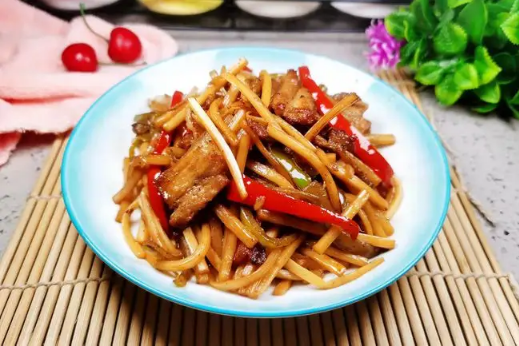 新鲜竹笋怎么做好吃又简单(新鲜的竹笋怎么做好吃笋怎么做好吃)