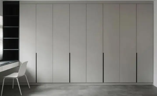 卧室衣柜要不要到顶(卧室柜子到顶)