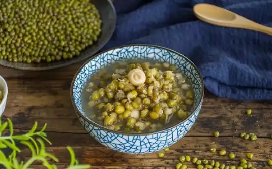 绿豆冰冻一下是不是好煮一些(绿豆在冰箱冻过后会好煮一些吗) 绿豆冰冻一下是不是好煮一些(绿豆在冰箱冻过后会好煮一些吗)