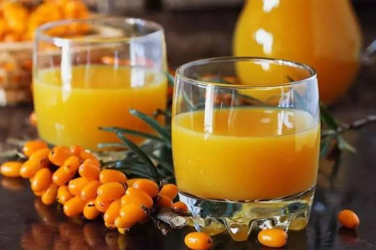 沙棘果维生素c含量比猕猴桃高吗(沙棘果和猕猴桃的维生素C那个含量更高)