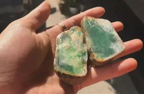 哪有翡翠原石(哪有翡翠原石翡翠原石图片)