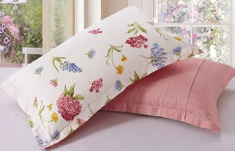 枕套要定期更换吗(枕套多久更换一次合适)