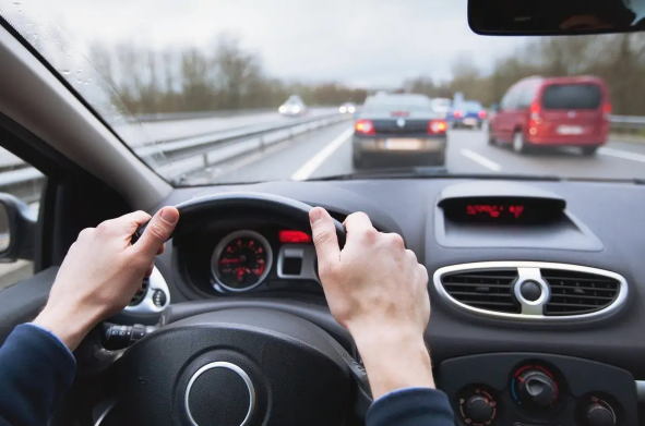 喝了一瓶啤酒几小时可以开车(喝了一瓶啤酒多长时间可以开车)