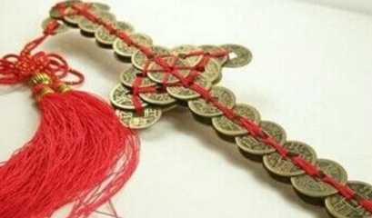 大门放什么可以防小人(门口放小人)