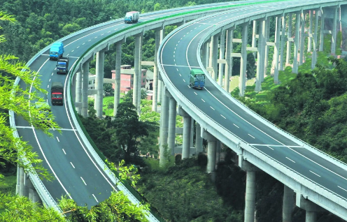 高速撞到异物要报警吗(高速上撞上异物怎么处理) 高速撞到异物要报警吗(高速上撞上异物怎么处理)