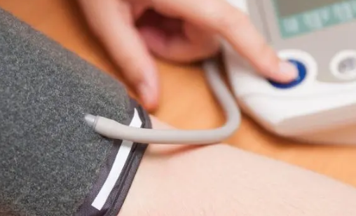 年轻人得带状疱疹要警惕什么病吗(年轻人的带状疱疹是如何引起的) 年轻人得带状疱疹要警惕什么病吗(年轻人的带状疱疹是如何引起的)