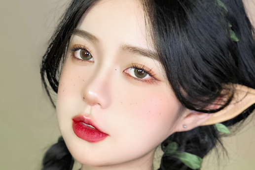 长期戴美瞳角膜会薄吗(带美瞳影响角膜厚度吗)