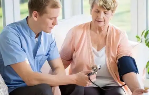 年轻人得带状疱疹要警惕什么病吗(年轻人的带状疱疹是如何引起的) 年轻人得带状疱疹要警惕什么病吗(年轻人的带状疱疹是如何引起的)