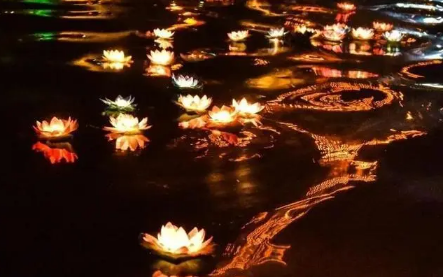 2022年七月半是几月几号(2022年7月份有几天)