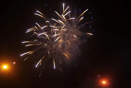 2022青岛国庆有烟花吗(青岛元宵节 2021 烟花)