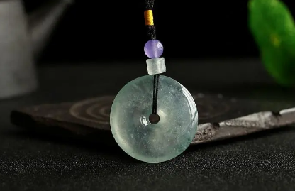 怎样鉴别翡翠(怎样鉴别翡翠注胶染色)