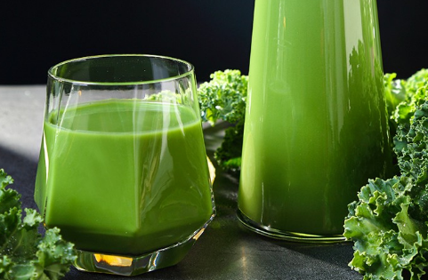早上空腹喝羽衣甘蓝汁好吗(晚上喝羽衣甘蓝)