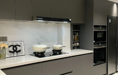 厨房橱柜是木工做还是定制好(厨房是定制的好还是做木工的好)