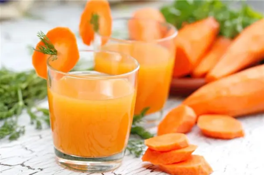 萝卜汁的功效与作用(玉米胡萝卜汁的功效与作用)