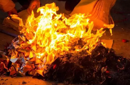 2022七月半鬼节烧纸提前几天(鬼节可以提前几天烧纸吗) 2022七月半鬼节烧纸提前几天(鬼节可以提前几天烧纸吗)