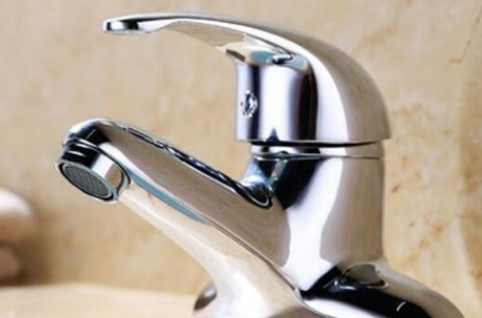 租房一年后水龙头坏了谁负责(租房一年水龙头老化谁负责)