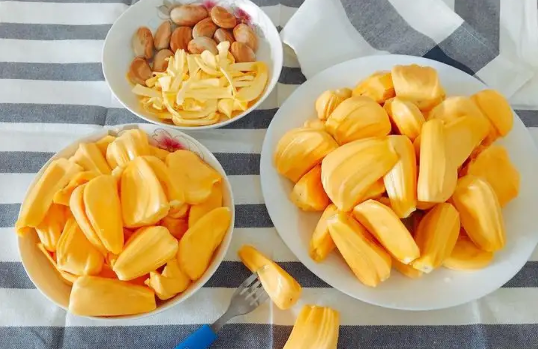 吃菠萝蜜的7大禁忌(吃菠萝蜜的7大禁忌奶粉能喝菠萝蜜一起吃吗)