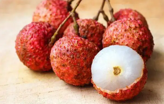 荔枝常温下一般能放几天(荔枝能在常温下放多长时间) 荔枝常温下一般能放几天(荔枝能在常温下放多长时间)