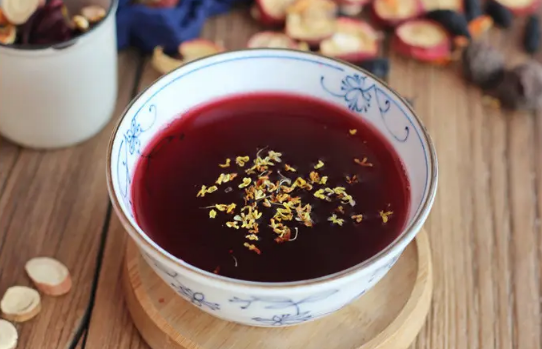 酸梅汤里面可以放柠檬吗(杨梅汤里可以放柠檬吗)