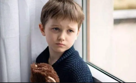 孩孑怎么变得不胆小懦弱(孩子懦弱,胆小的性格应该怎么改变?)