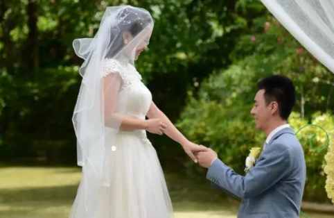 刚结婚晚上出门可以吗(结婚后晚上不能出门吗)