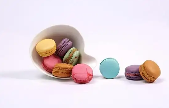 马卡龙冷冻半年还能吃吗(马卡龙解冻后还能放进速冻吗)