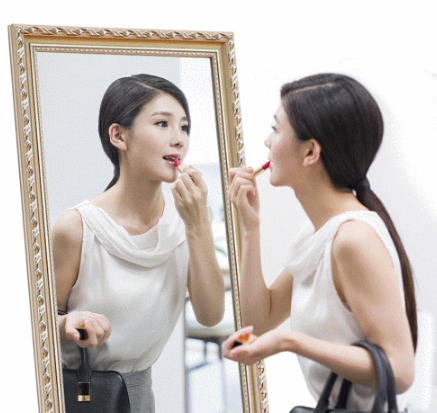 服装店的镜子是不是有美颜(有些镜子有美颜吗) 服装店的镜子是不是有美颜(有些镜子有美颜吗)