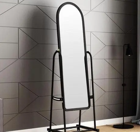 服装店的镜子都是显瘦的吗(服装店镜子怎么调会显得瘦?)