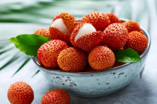 荔枝吃几颗是正常(荔枝每天吃多少颗)