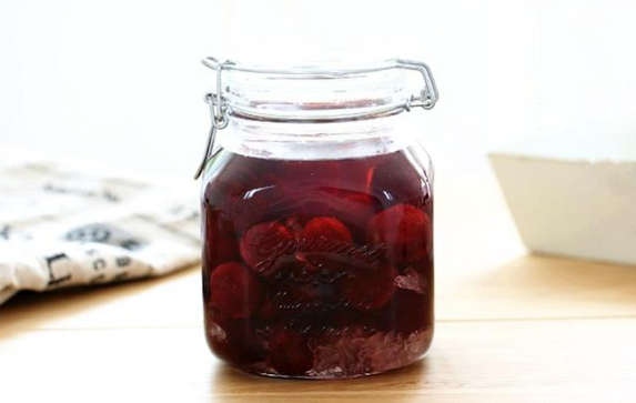 发了霉的杨梅可以泡酒吗(泡过酒的杨梅还能用吗)