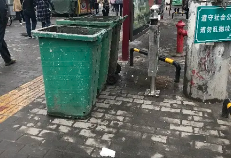 故意吐痰是挑衅还是看不起(有人故意吐痰) 故意吐痰是挑衅还是看不起(有人故意吐痰)