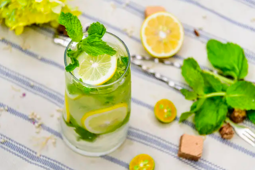 薄荷泡水怎么泡出清凉味(薄荷泡水的味道) 薄荷泡水怎么泡出清凉味(薄荷泡水的味道)