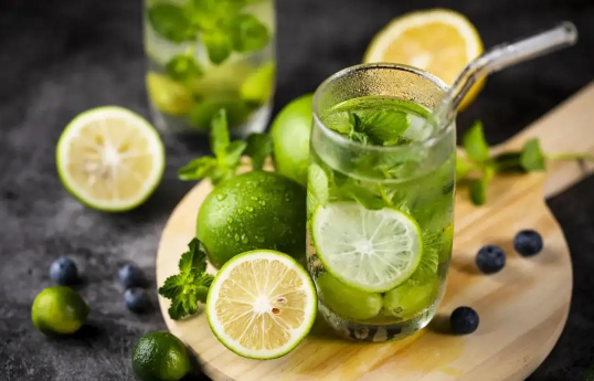 薄荷泡水喝可以去口臭吗(薄荷能去口臭吗)