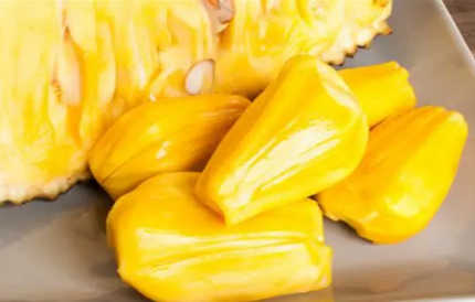 菠萝蜜的胶粘在手上怎么洗掉(菠萝蜜的胶粘在手上怎么洗掉菠萝蜜会生蛆吗)