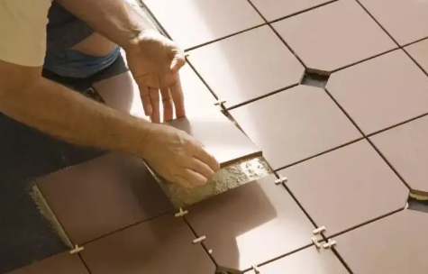 贴地砖要做自流平吗(地砖上可以直接做自流平吗)