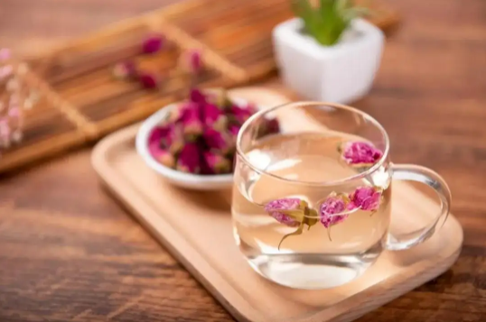 玫瑰花泡水喝的9大禁忌(玫瑰花泡水喝的9大禁忌 新闻) 玫瑰花泡水喝的9大禁忌(玫瑰花泡水喝的9大禁忌 新闻)
