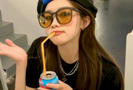 刚刚加的女孩子应该怎么去开口聊(刚开始加女生怎么聊)