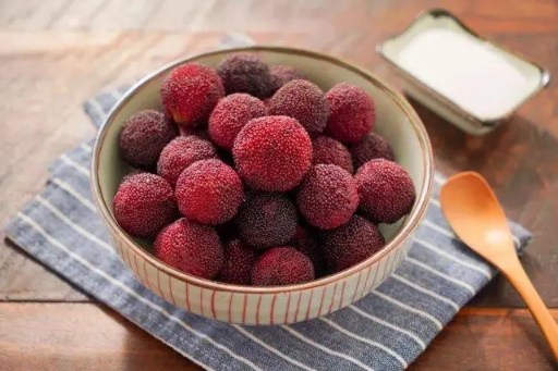 发霉的杨梅煮熟了能吃吗(杨梅发霉了还能吃)