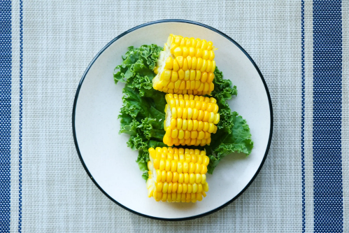 甜玉米和糯米玉米哪个减肥效果好(糯玉米和甜玉米哪个更减肥)