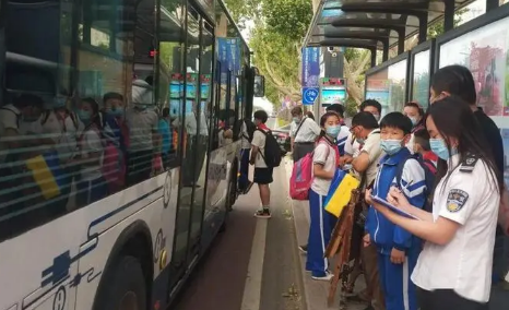 学生公交卡需要升级吗(学生公交卡升学了还能用吗)