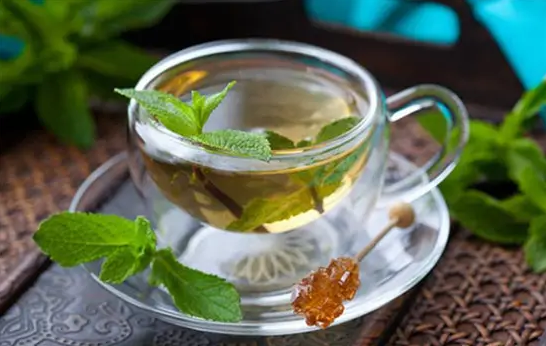 薄荷泡水为什么发黄(薄荷叶怎么会发黄) 薄荷泡水为什么发黄(薄荷叶怎么会发黄)