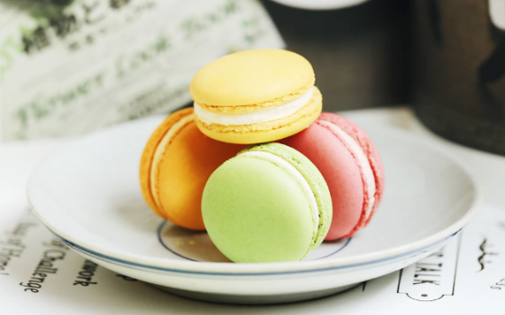 一个马卡龙的热量是多少大卡(马卡龙是高热量食物吗)