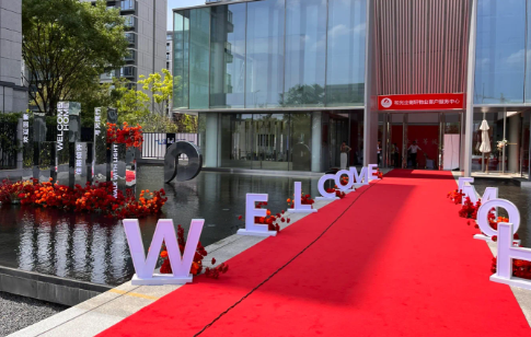 交房时物业费一定要交一年吗(刚交房就要求交一整年物业费)