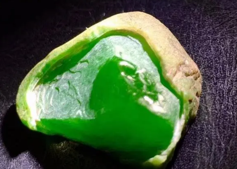 哪有翡翠原石(哪有翡翠原石翡翠原石图片)