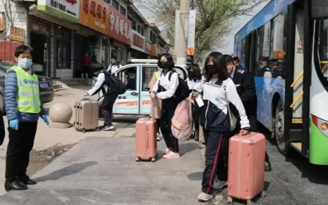 学生公交卡需要升级吗(学生公交卡升学了还能用吗)