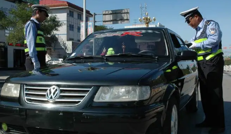 轿车超员摄像头能拍到吗(车辆超载人员摄像头拍吗)