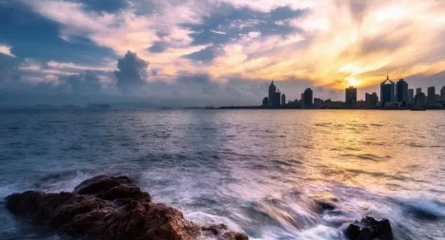 现在去青岛热不热6月最新(六月青岛热吗)