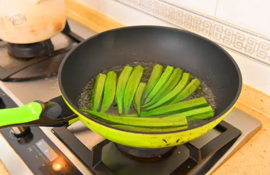 秋葵焯水的时候要把头去掉吗(秋葵用焯一下吗)