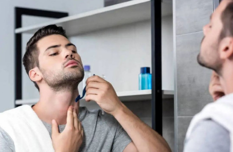 胡子刮不干净还有黑茬正常吗(刮完胡子有黑茬怎么办)